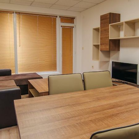 Pansion Storgozia Aparthotel Pleven Ngoại thất bức ảnh