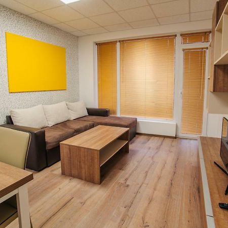 Pansion Storgozia Aparthotel Pleven Ngoại thất bức ảnh