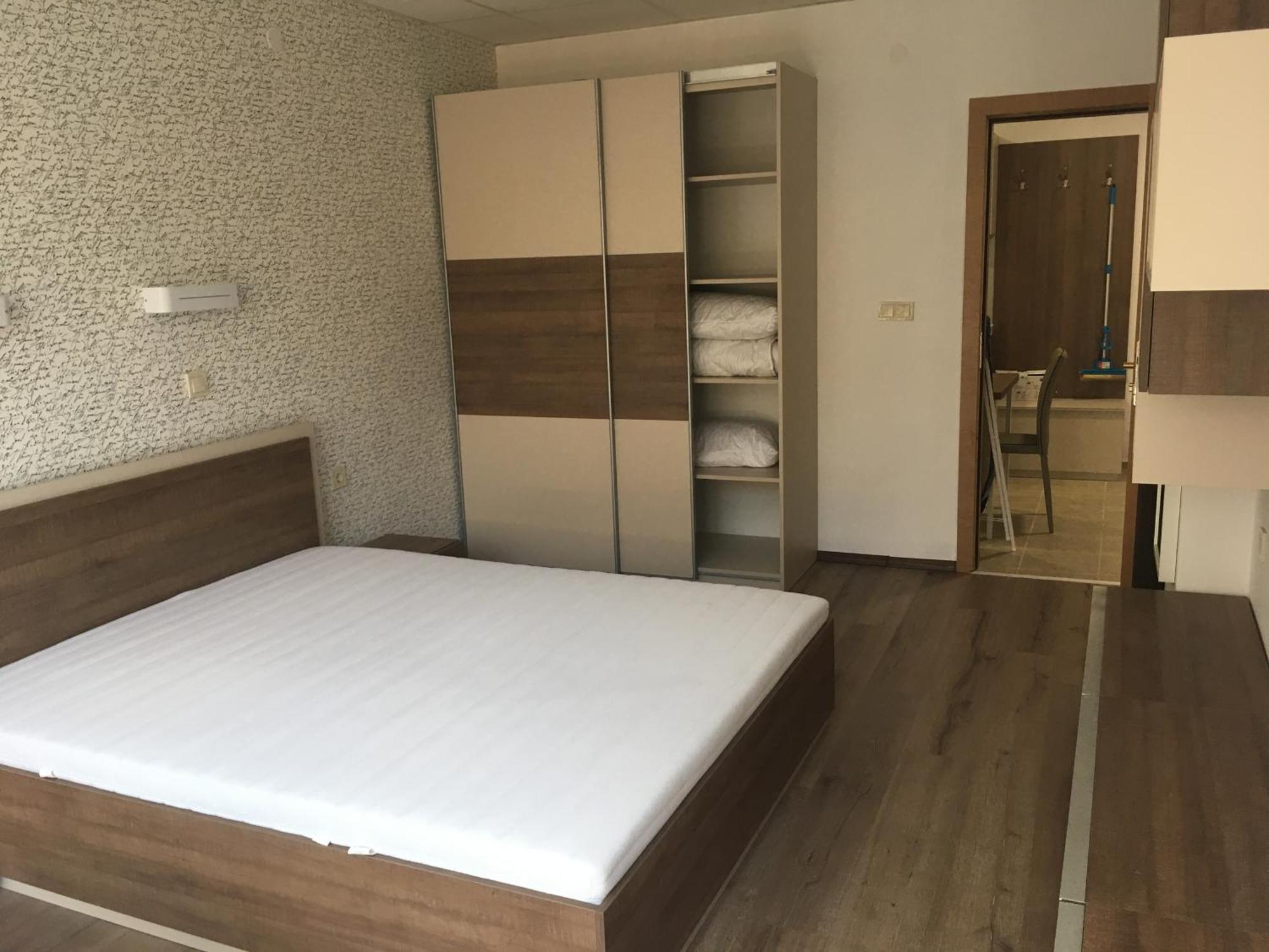 Pansion Storgozia Aparthotel Pleven Ngoại thất bức ảnh