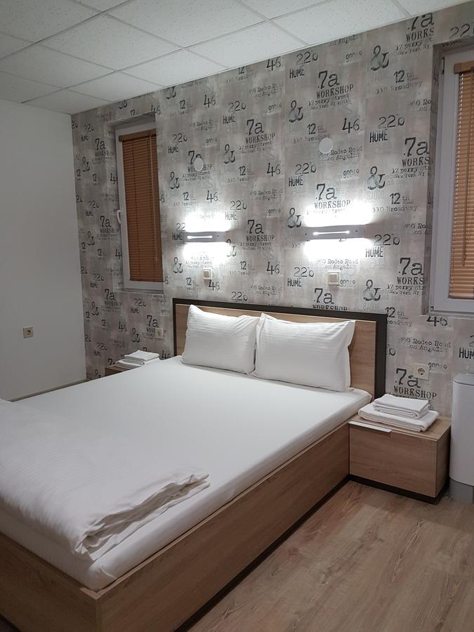 Pansion Storgozia Aparthotel Pleven Ngoại thất bức ảnh