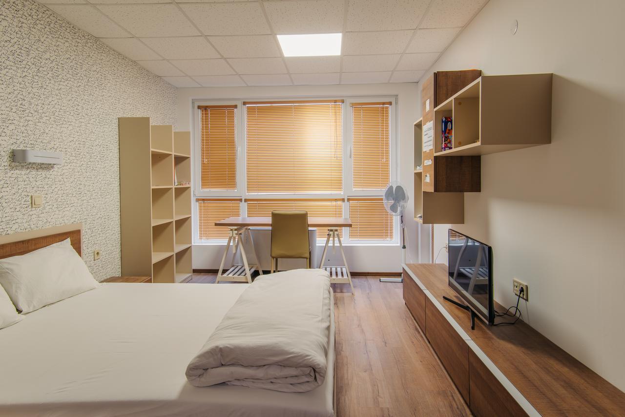 Pansion Storgozia Aparthotel Pleven Ngoại thất bức ảnh