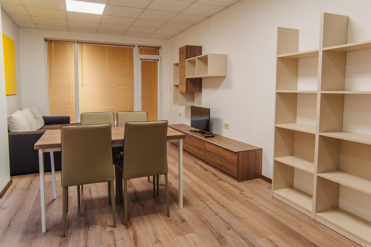 Pansion Storgozia Aparthotel Pleven Ngoại thất bức ảnh