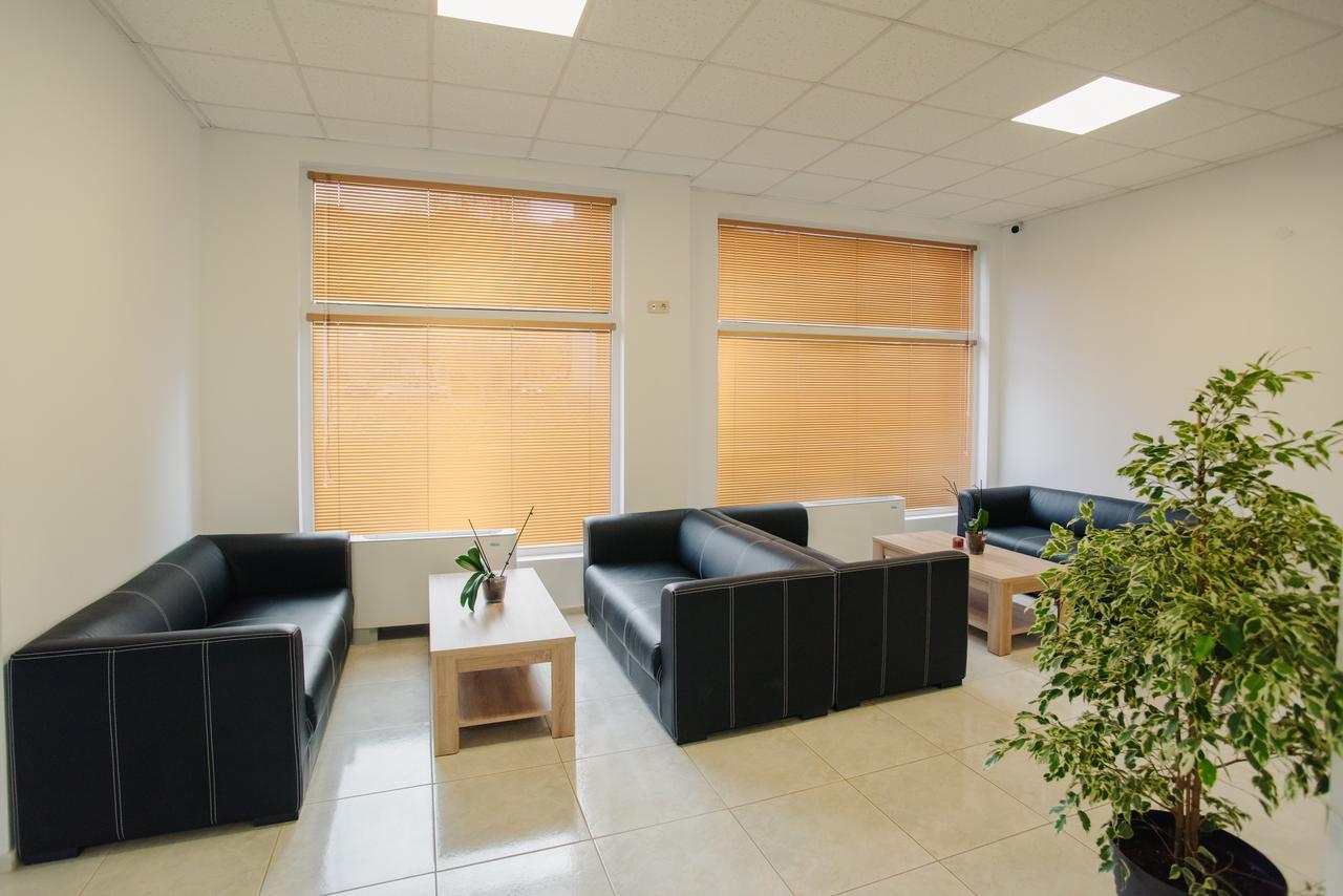 Pansion Storgozia Aparthotel Pleven Ngoại thất bức ảnh
