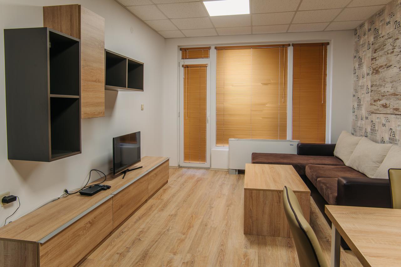 Pansion Storgozia Aparthotel Pleven Ngoại thất bức ảnh