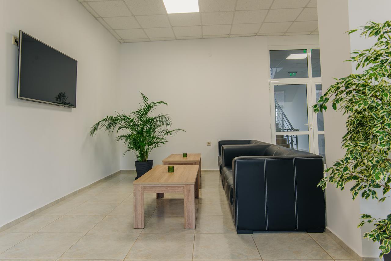 Pansion Storgozia Aparthotel Pleven Ngoại thất bức ảnh