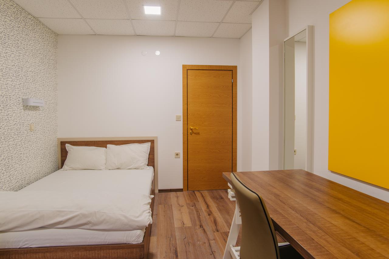 Pansion Storgozia Aparthotel Pleven Ngoại thất bức ảnh
