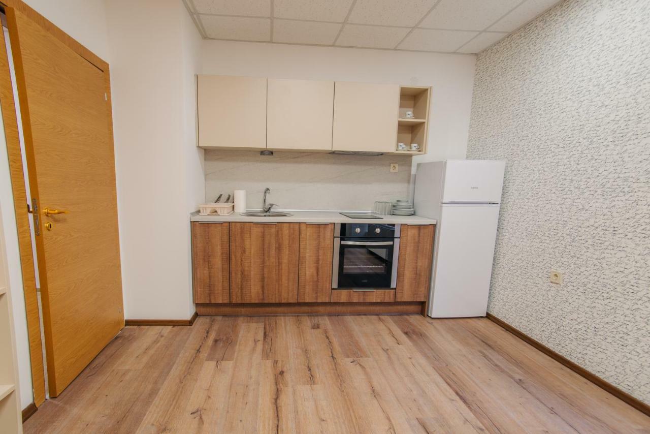 Pansion Storgozia Aparthotel Pleven Ngoại thất bức ảnh