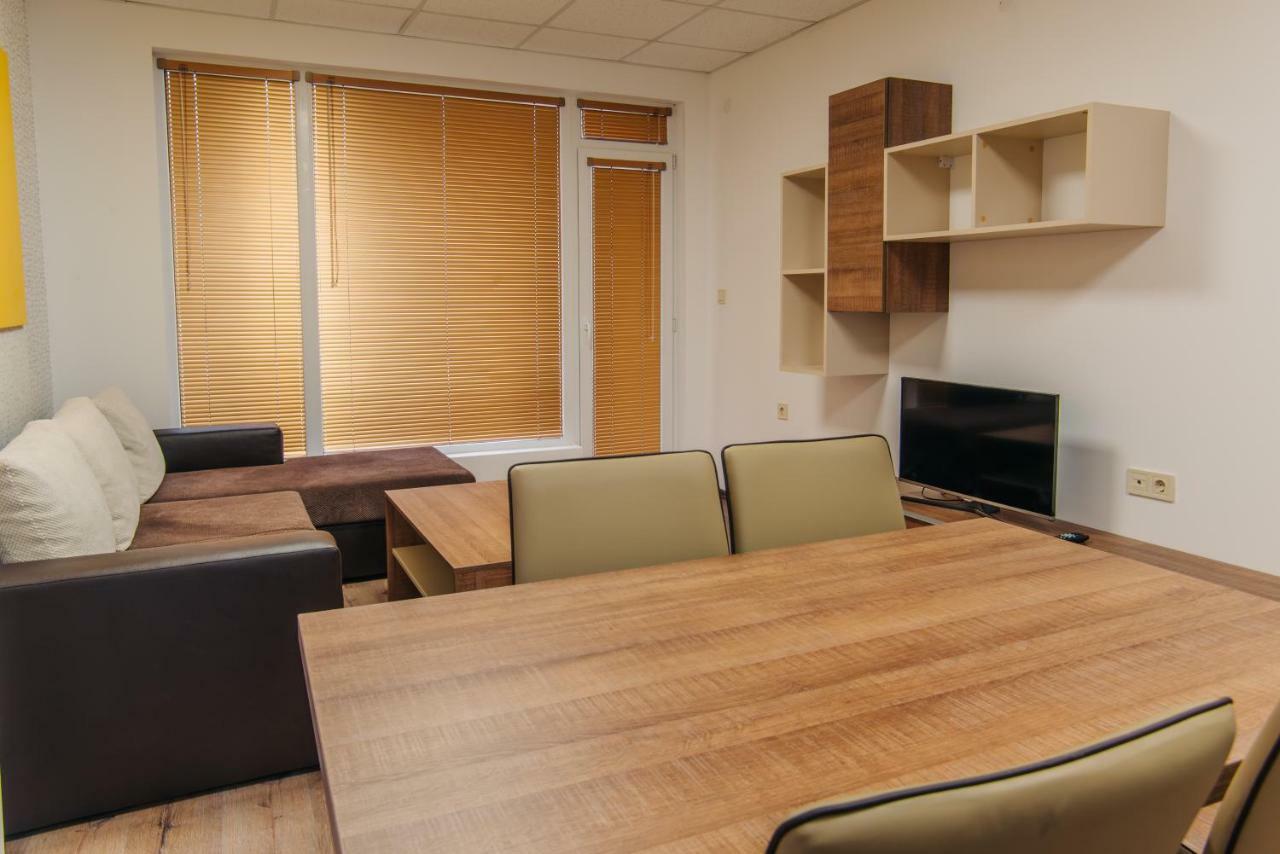 Pansion Storgozia Aparthotel Pleven Ngoại thất bức ảnh