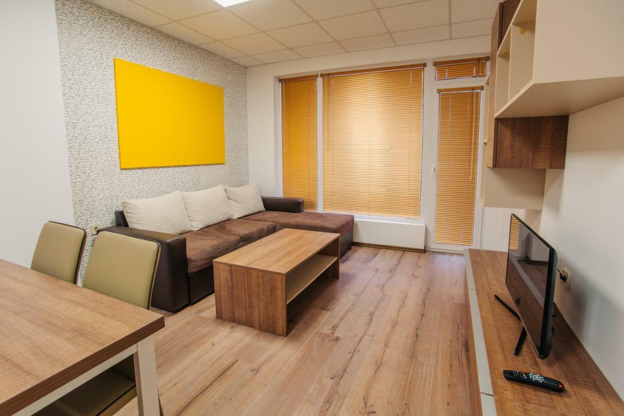 Pansion Storgozia Aparthotel Pleven Ngoại thất bức ảnh