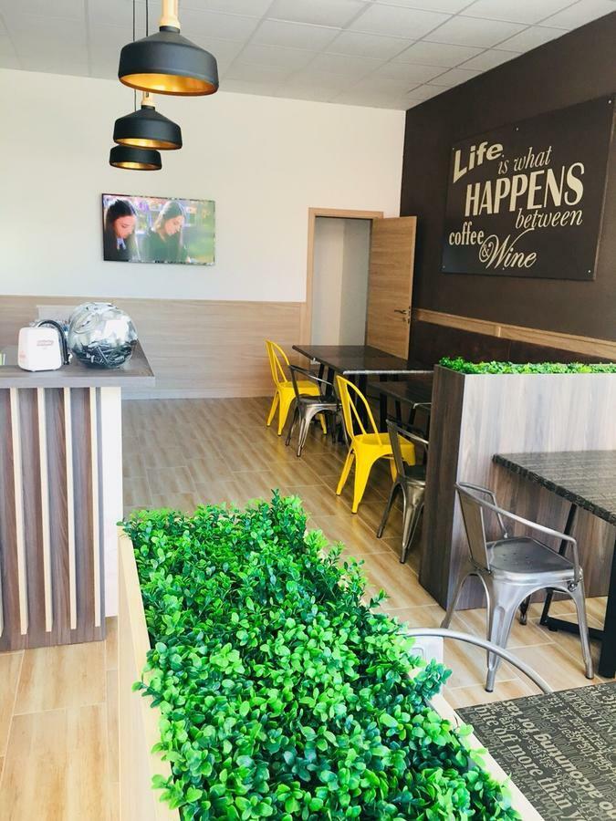 Pansion Storgozia Aparthotel Pleven Ngoại thất bức ảnh